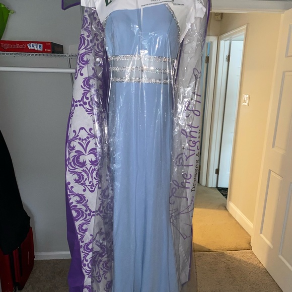 Size 4 Periwinkle Prom Dress - Picture 2 of 6